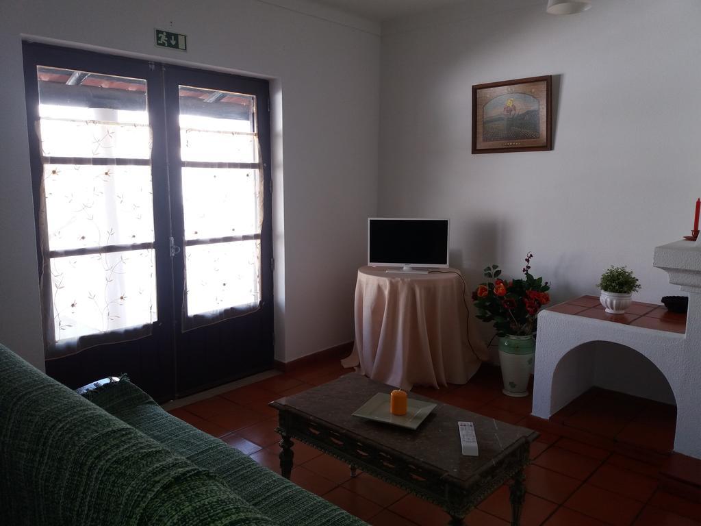 Alojamentos Vitinho 2 - Vila Nova Milfontes 米尔芳提斯城 外观 照片
