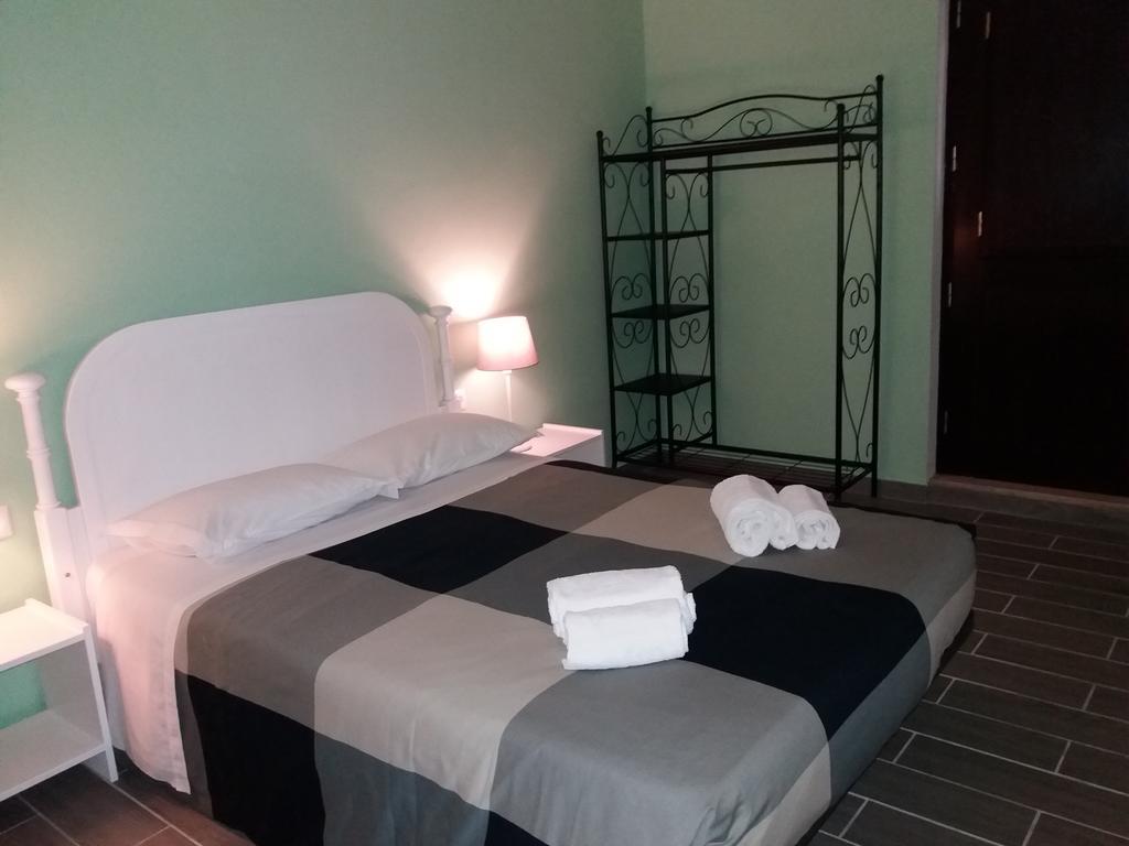 Alojamentos Vitinho 2 - Vila Nova Milfontes 米尔芳提斯城 外观 照片